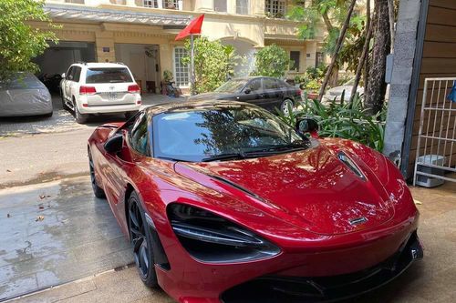 Siêu xe McLaren 720S đỉnh nhất Việt Nam về nước, chủ nhân cấp tập khử trùng