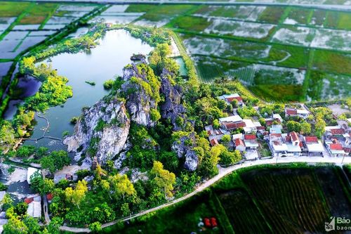 Hòn Mục Sơn xứ Nghệ nguyên nét hoang sơ, cổ quái