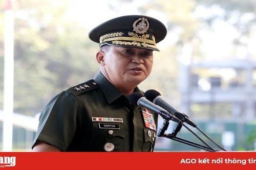 Tham mưu trưởng quân đội Philippines mắc COVID-19, Bộ trưởng cách ly