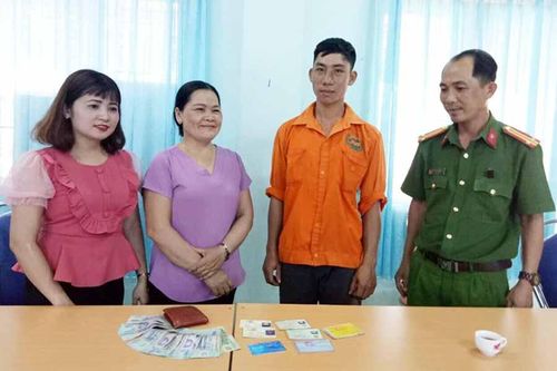 Giáo viên mầm non trả lại gần 10 triệu cho người đánh rơi