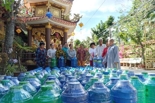 Chia sẻ nước ngọt đến vùng hạn, nhiễm mặn