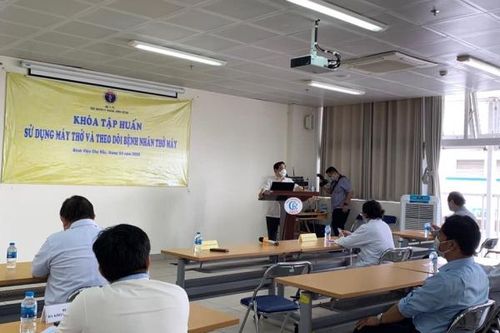 Nâng cao năng lực sử dụng máy thở cho cán bộ y tế