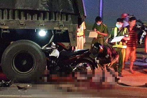 Hai người tử vong sau cú tông xe đầu kéo