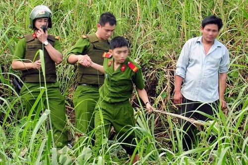 Điều tra cái chết của cô gái dưới kênh nước
