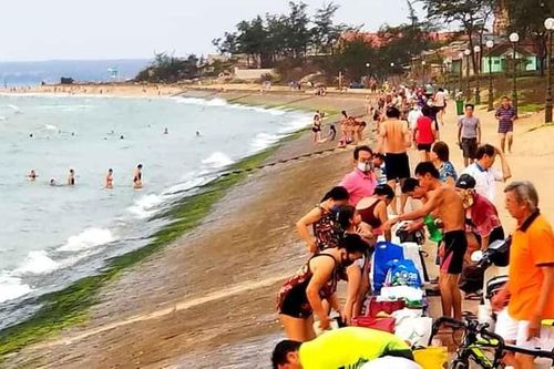 Đóng cửa bãi giữ xe gần biển để hạn chế tập trung đông người