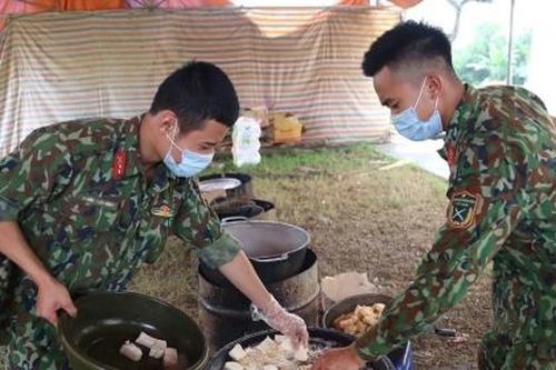 Thủ tướng gửi thư khen ngợi, động viên lực lượng Quân đội, Công an trong phòng chống COVID-19