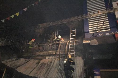 Hai ông cháu tử vong trong cửa hàng bốc cháy lúc rạng sáng
