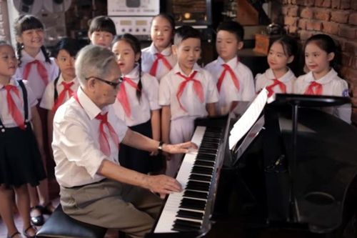 Nhạc sĩ Phạm Tuyên rưng rưng biết tin nhạc sĩ Phong Nhã qua đời