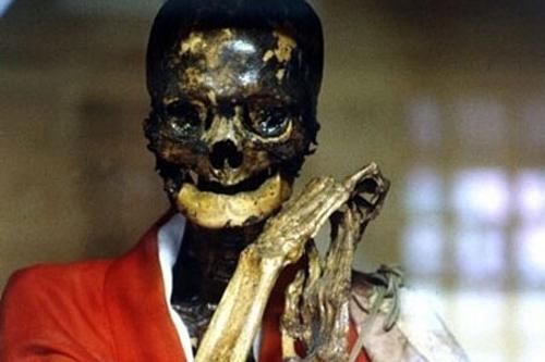 'Rùng rợn' về thuật ướp xác từ người đang sống