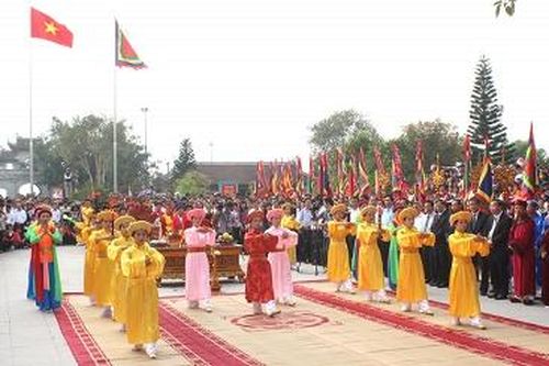 Tượng Mẫu Âu Cơ Bảo vật Quốc gia - Tinh hoa Đất Tổ