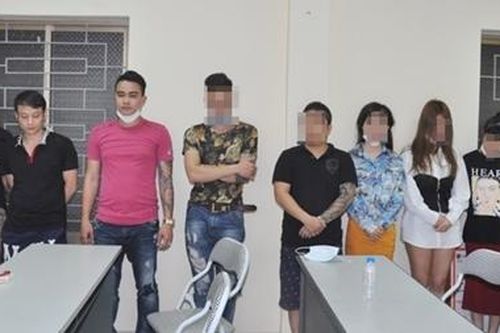 Thông tin thêm về nhóm thanh niên 'bay lắc' trên ô tô