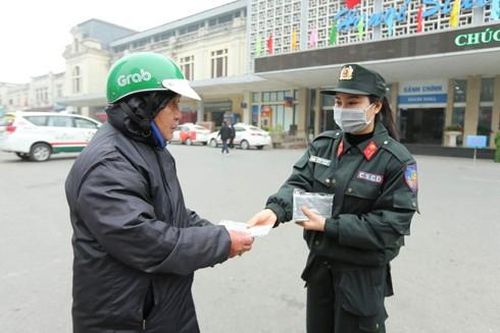 Tình người ấm áp thắp lên niềm hy vọng
