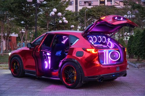 Mazda CX-5 độ tiền tỷ với dàn âm thanh khủng tại TP.HCM