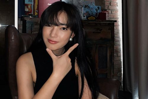 Giữa dịch bệnh, giới trẻ ở nhà, tắt đèn tham gia 'Giờ Trái Đất'