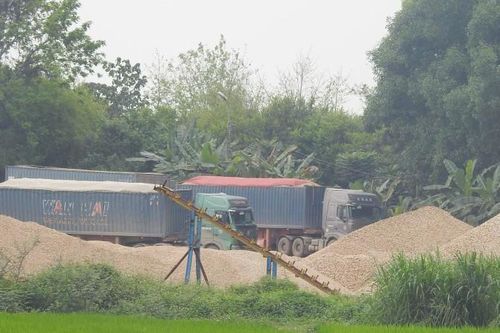 Nghệ An: Sống gần 'thủ phủ cát' người dân 'kêu trời' vì ô nhiễm