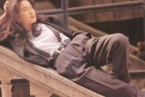 Nhìn lại vẻ đẹp ngọt ngào của 'nàng Đát Kỷ' Ôn Bích Hà - biểu tượng gợi cảm Hong Kong