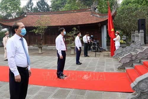 Thành kính Lễ Giỗ Đức Quốc Tổ Lạc Long Quân, dâng hương tưởng niệm Tổ Mẫu Âu Cơ