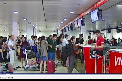 Dừng gần như toàn bộ chuyến bay nội địa đến và đi Hà Nội, TP Hồ Chí Minh