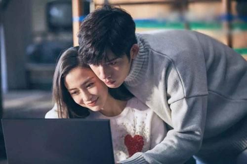 Về nhà, đàn ông tử tế sẽ không giành với vợ 4 điều này