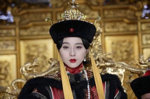 Vị Hoàng hậu bỗng bị thất sủng, chết trong ấm ức, đám tang không khác gì nô tì