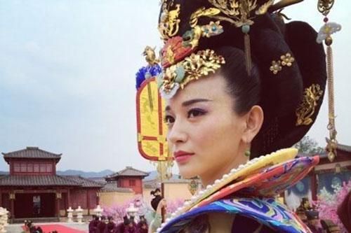 Bạo chúa Trung Quốc và sở thích 'quái đản' khiến phụ nữ sợ hãi