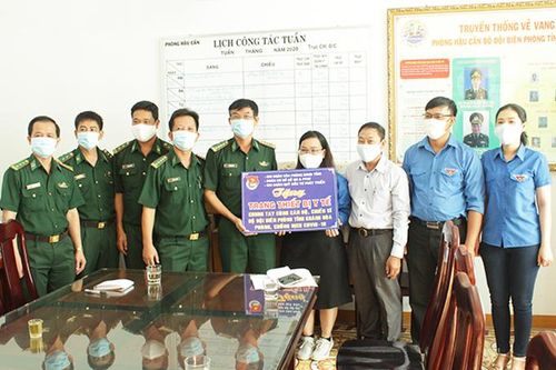 Bộ đội Biên phòng tỉnh: Tiếp nhận thiết bị y tế phòng, chống dịch