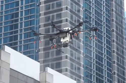 Indonesia dùng drone để khử trùng nơi công cộng