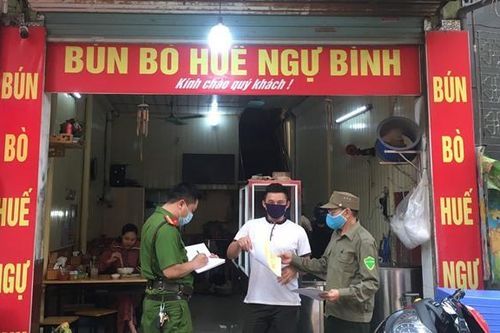 Xử phạt 2 trường hợp không chấp hành lệnh dừng kinh doanh tại Cầu Giấy