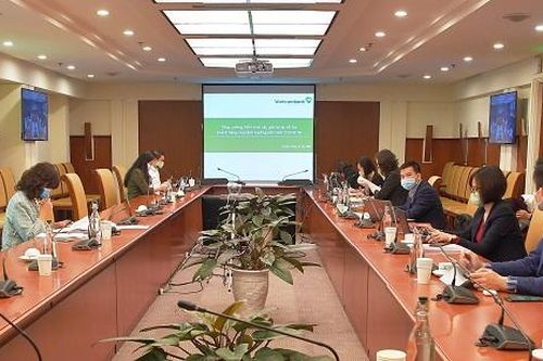 Vietcombank giảm đồng loạt phí giao dịch ngân hàng điện tử