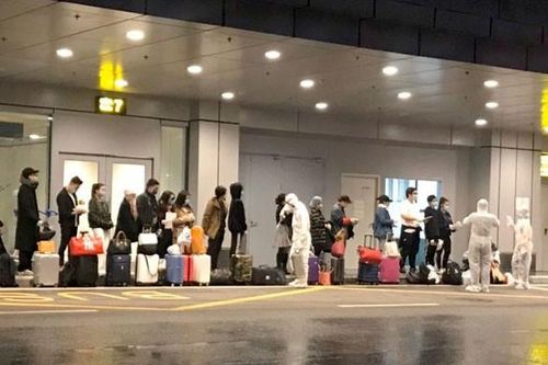 Chuyến bay đón người Việt từ Ukraine về đã hạ cánh xuống Vân Đồn
