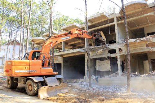 Cưỡng chế khu nghỉ dưỡng 4 sao phá rừng ở Đà Lạt