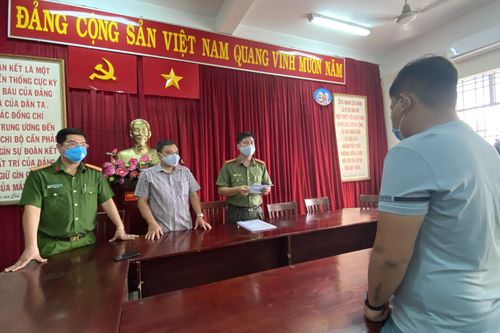 Người tung tin đồn 'phong tỏa TP HCM' bị phạt 10 triệu đồng