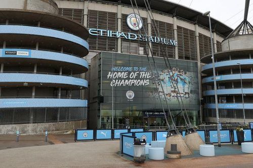 Man City biến sân Etihad thành 'pháo đài' chống COVID-19