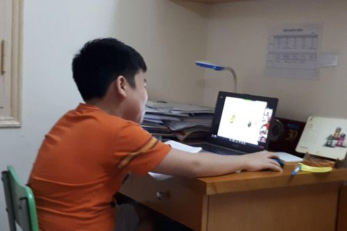 Ứng dụng Zoom bị phát hiện gửi dữ liệu riêng tư trái phép cho Facebook