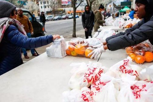 'Ngân hàng thực phẩm' cứu trợ người nghèo giữa tâm dịch New York