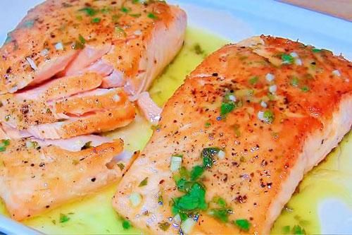 'Mách bạn' cách chiên cá hồi vừa mềm vừa không ngậy, trẻ ăn là 'nghiện'