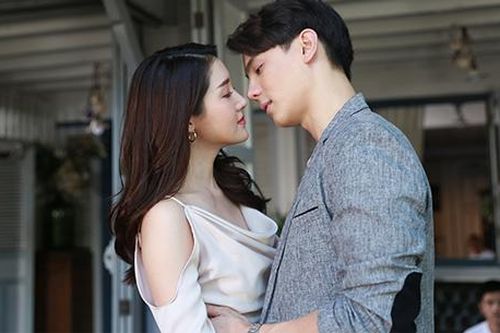 'Mẹ xề' tuổi 35 lấy 'trai tân' kém mình 5 tuổi chứng minh tình yêu không tồn tại 'biên giới tuổi tác' và mọi phụ nữ đều có quyền được yêu