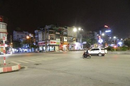 Thành phố Ninh Bình: đường phố vắng vẻ, hàng quán đóng cửa để phòng chống dịch Covid-19