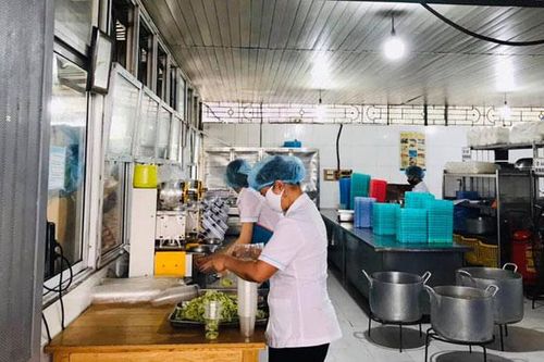 Toàn bộ nhân viên Công ty Trường Sinh cung cấp suất ăn tại Bệnh viện Nội tiết trung ương đều âm tính với Covid-19