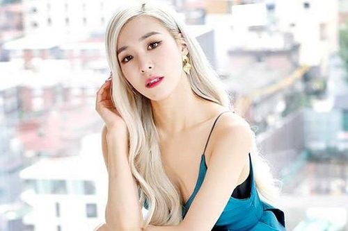 Fan lo lắng khi quản lý của nữ ca sĩ Tiffany SNSD dương tính với SARS-CoV-2