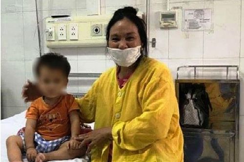 Cứu em bé uống nhầm thuốc diệt chuột