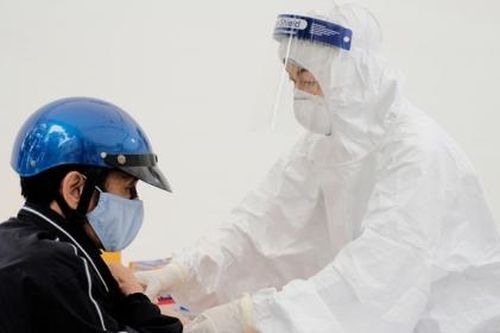 Hà Nội phát hiện 3 người dương tính Sars-CoV-2 nhờ phương pháp Test nhanh