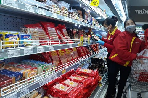 Dồi dào lương thực, thực phẩm ở siêu thị trước giờ cách ly toàn xã hội