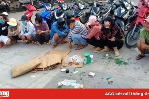 Công an huyện Châu Phú triệt phá tụ điểm lắc tài xỉu