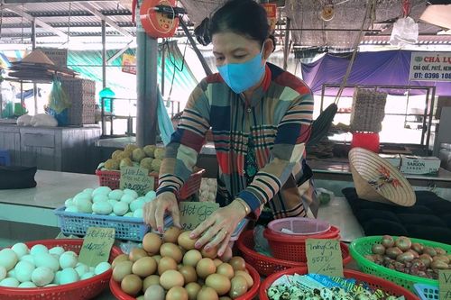 Phú Tân: Không có chuyện 'cháy hàng' trứng gà
