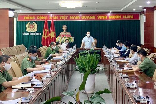 Đồng chí Mùa A Sơn kiểm tra công tác chuẩn bị Đại hội Đảng các cấp tại Công an tỉnh