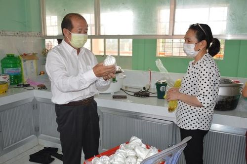 Cần đảm bảo an toàn vệ sinh thực phẩm cho công dân ở khu cách ly
