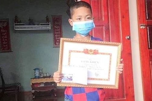 Tuyên dương học sinh lớp 3 cứu hai bạn nhỏ thoát đuối nước
