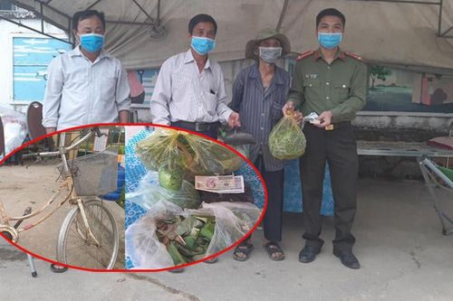 Cảm động cụ ông đạp xe đến khu cách ly ủng hộ rau, gạo và 20 nghìn đồng