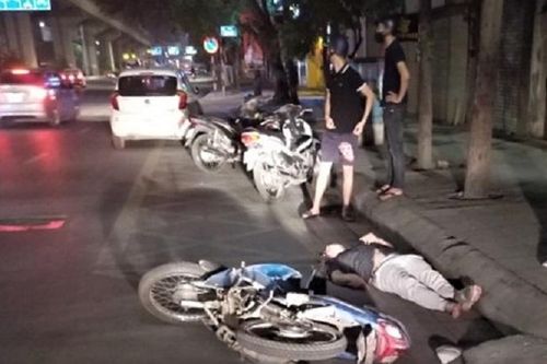 Truy tìm chiếc ô tô tông người trọng thương rồi bỏ trốn trên phố Thủ đô